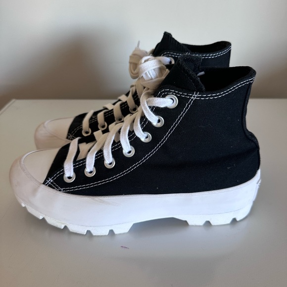 All Star Chuck Taylor size 7 - Picture 2 of 7